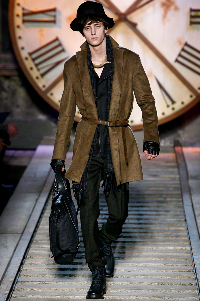 John Varvatos 2011ﶬbDƬ