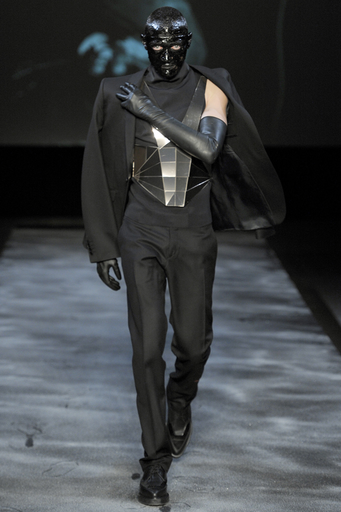 Mugler 2011 ﶬbDƬ
