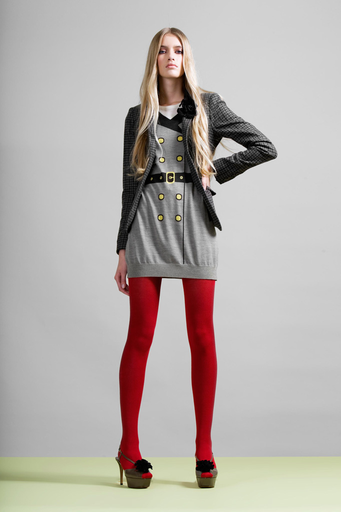 Moschino Cheap & Chic 2011 ϵиDƬ