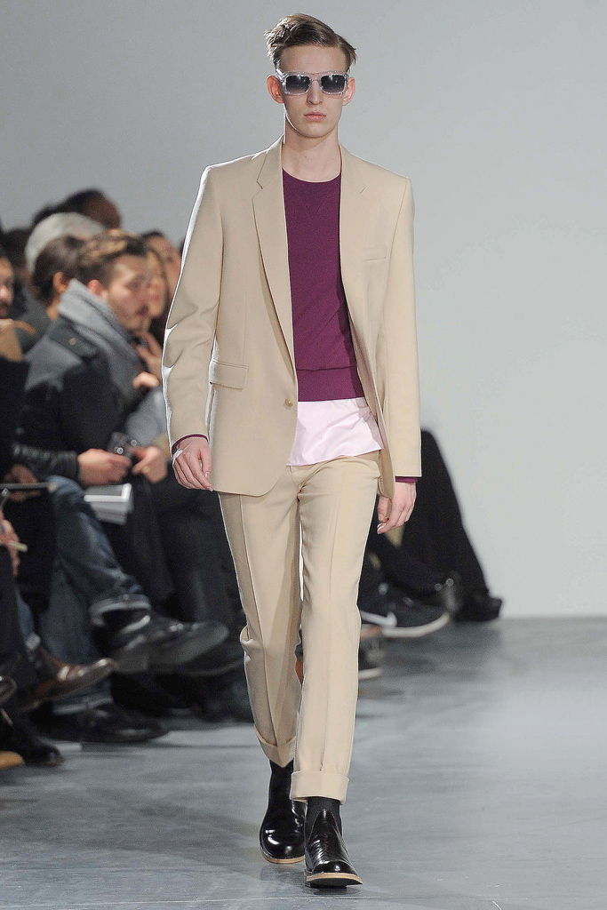 Acne 2011 ﶬbDƬ