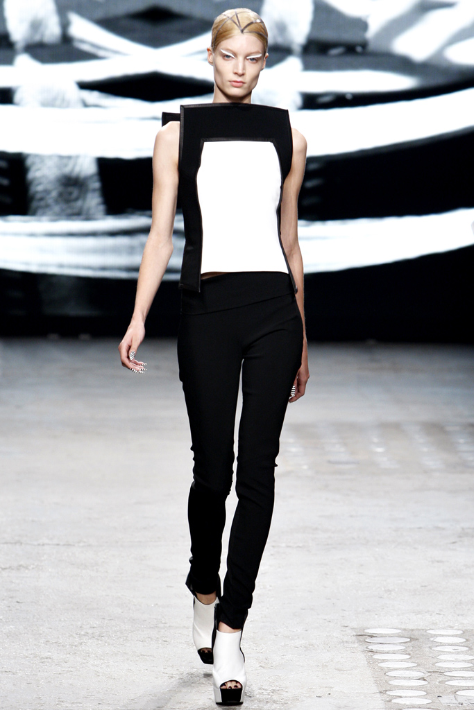 Gareth Pugh 2012DƬ