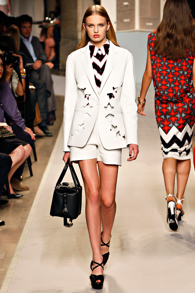 Loewe 2012DƬ