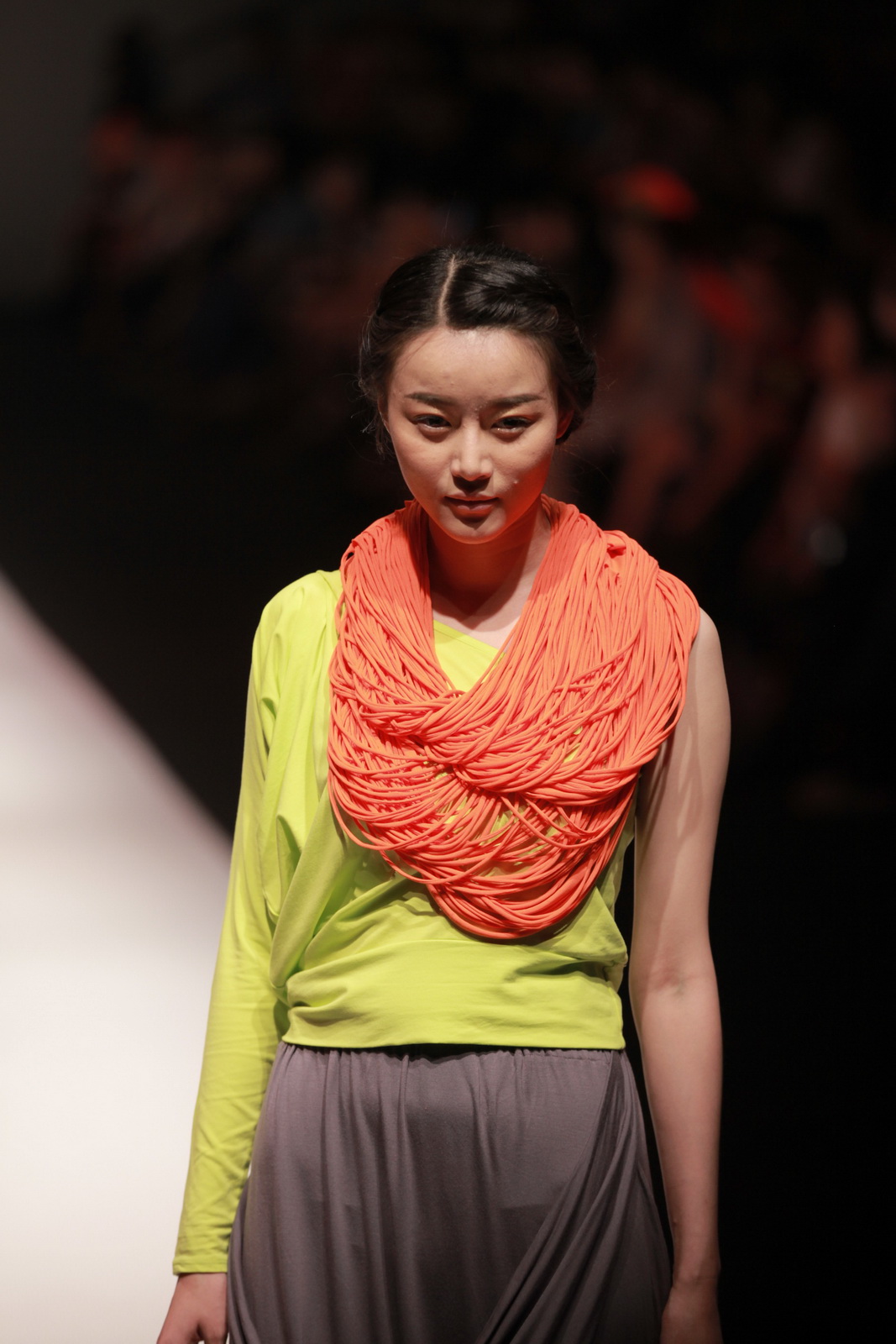 YOUNG DESIGNERSFOR XIU 2012 DƬ