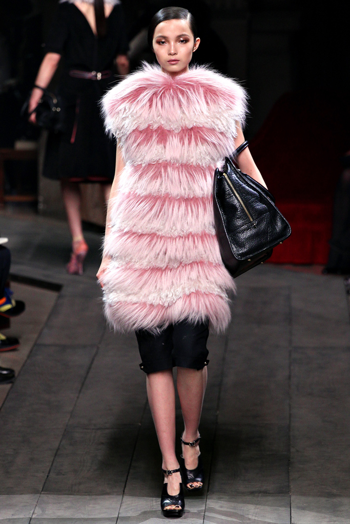 Loewe 2012ﶬϵиDƬ