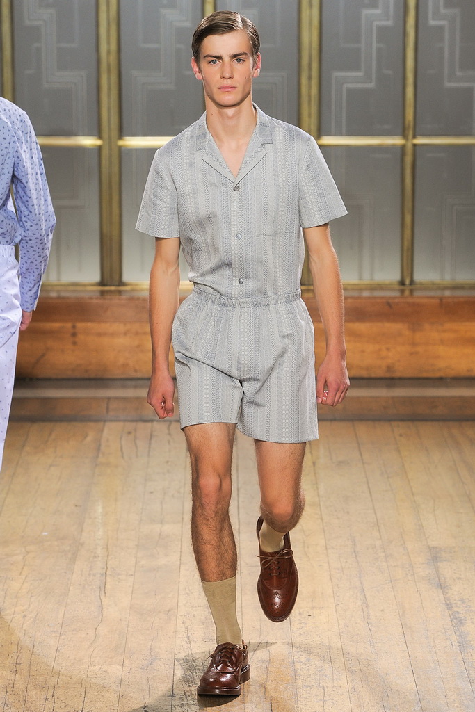 Nicole Farhi 13bDƬ