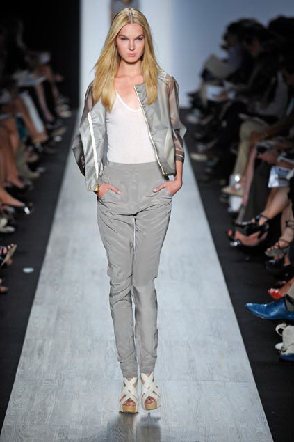 Bcbg MaxAzria 09ĸDƬ